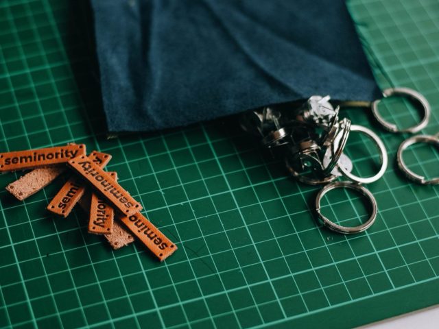 Atelier créatif simple en chambre d&rsquo;hôtel